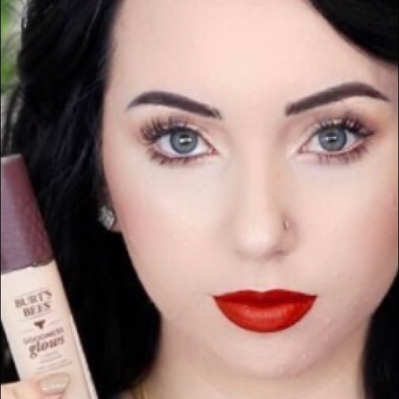 Burts bees goodness glows liquid make up chestnut - Picture 11 of 11